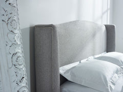 Herriot Studded Winged Bed